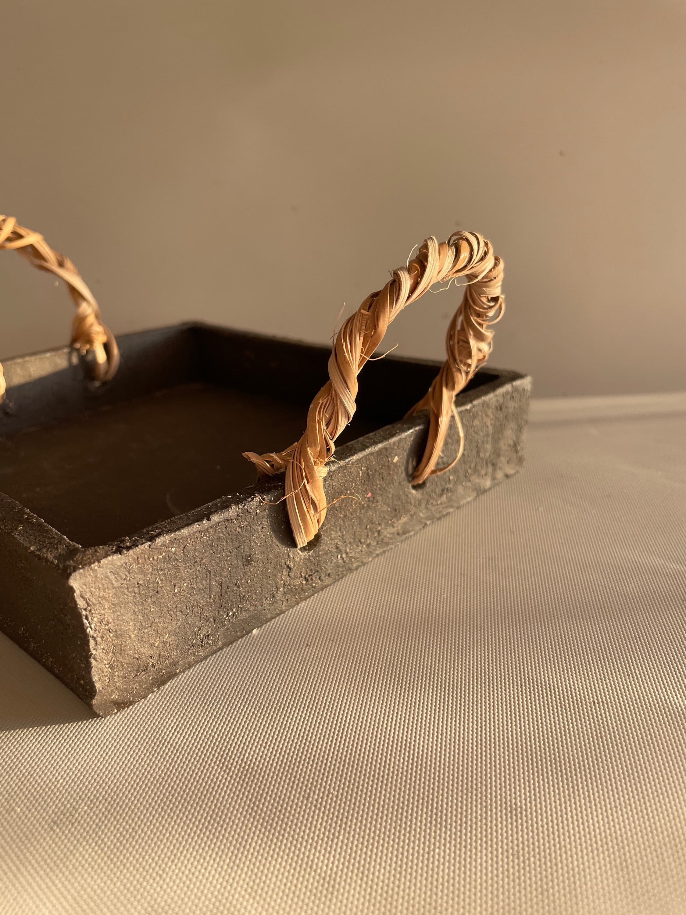 BANDEJA ARCILLA NEGRA & MIMBRE - 3